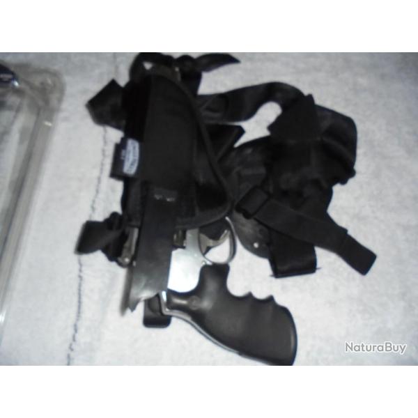 Holster horizontal "Uncle Mike's " horizontal pour r�volver