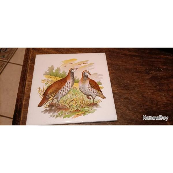 Carr� en c�ramique fa�ence Perdrix rouges