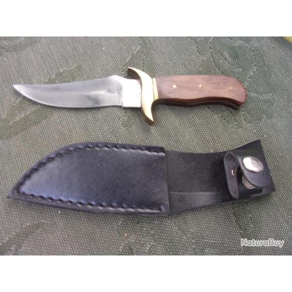 couteau avec gaine   18 cm