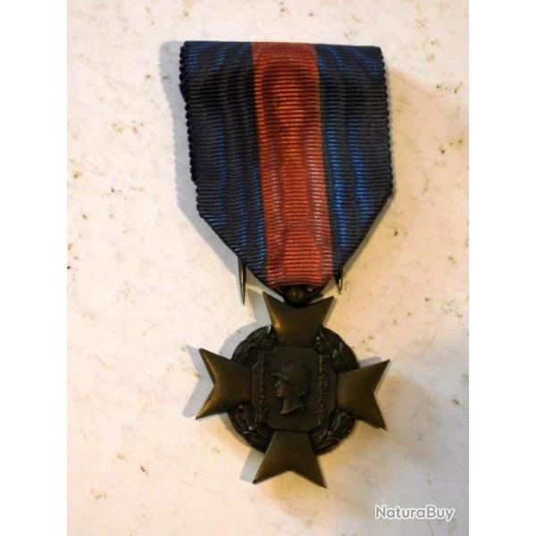 TRES ANCIENNE CROIX SERVICE MILITAIRES VOLONTAIRES 1934 / 1957