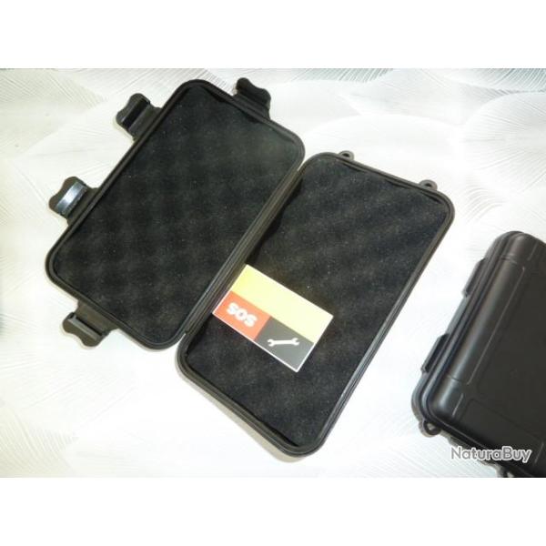 boite etanche - noire - taille moyenne