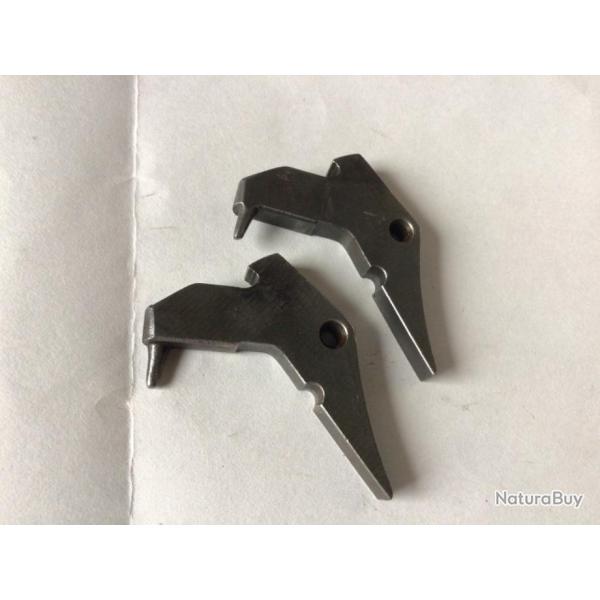 VENDU PAR LE-CUIRASSIER PAIRE DE CHIENS POINTE DECALEE FUSIL ROBUST 222 CALIBRE 12