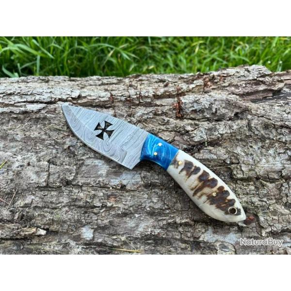 Couteau TEMPLIER damas forg� LLF corne de b�lier 20cm bleu