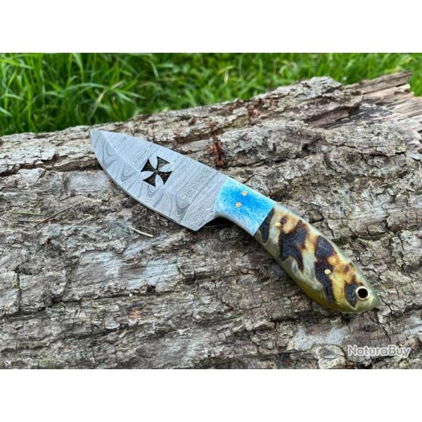 Couteau TEMPLIER damas forg� LLF corne de b�lier 20cm bleu ciel