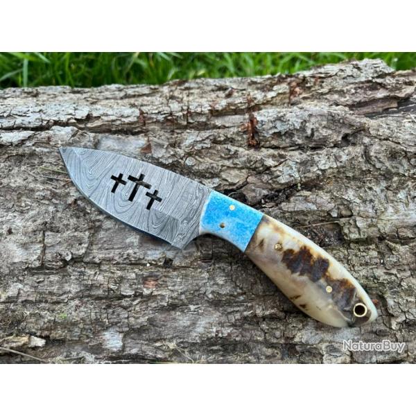 Couteau GOLGOTHA damas forg� LLF corne de b�lier 20cm bleu ciel