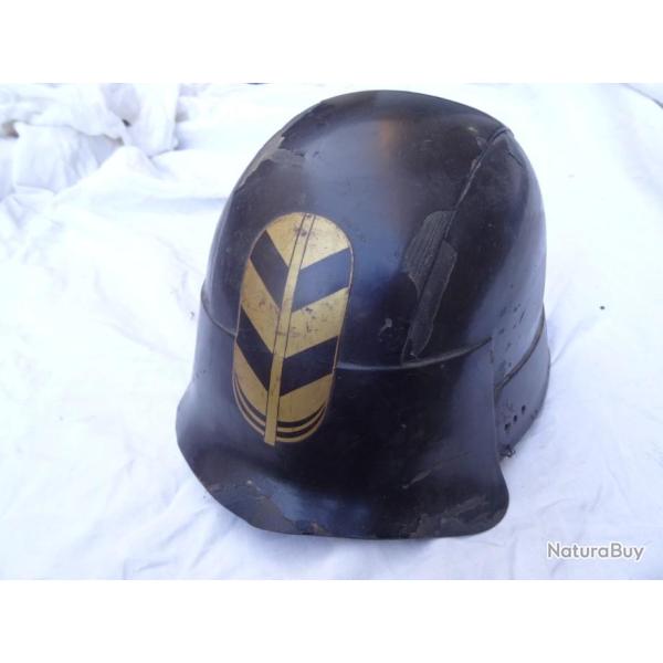 372 ) lot, tr�s ancien kabuto, �poque EDO ou avant = japon, yoroy, armure, cuirasse,  tsuba, maedate