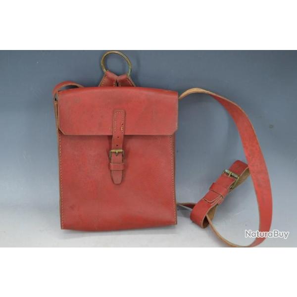 SACOCHE SPAHIS EN CUIR ROUGE COMPLET AVEC ARNACHEMENTS - France Premi�re Guerre Reglo France France 