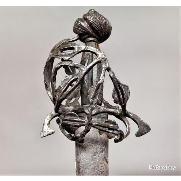 FORTE EPEE MORTUAIRE BASKET HILT �COSSAISE GUERRE DE 30 ANS 1618-1648 - �COSSE / GB XVII� Bon Collec