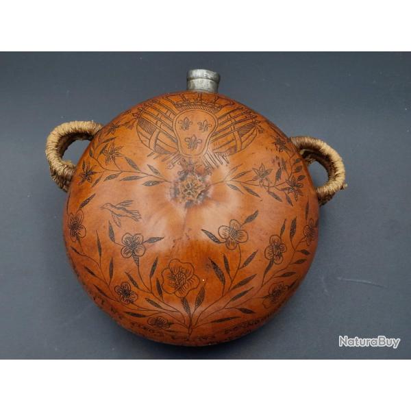 GOURDE COLOQUINTE DU LIEUTENANT DE LASSUDERIE DU R�GIMENT DE BOURBONNOIS 1775 - FRANCE ANCIENNE MONA