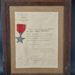 DECORATION COMMEMORATION DE LA 4E BRIGADE DE L'ARM&Eacute;E DES VOSGES France Tr&egrave;s bon Militaria