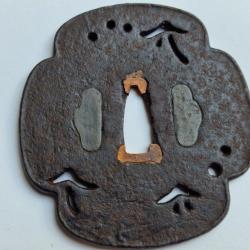 TSUBA DE KATANA SABRE JAPONAIS EN FER CHAMPIGNON JAPON PERIODE EDO Collection Japon XVII&egrave;