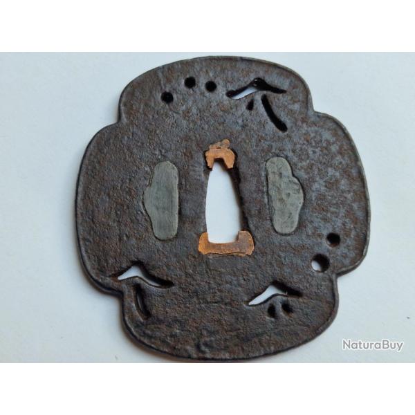 TSUBA DE KATANA SABRE JAPONAIS EN FER CHAMPIGNON JAPON PERIODE EDO Collection Japon XVII�