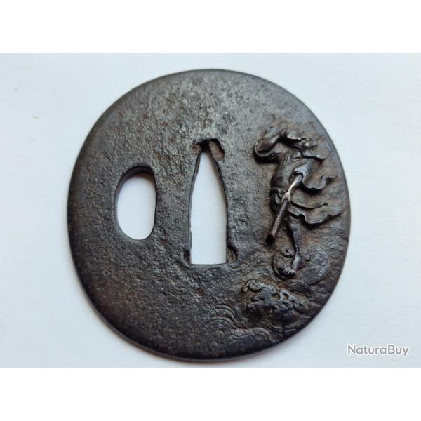 TSUBA EN FER POUR SABRE WAKIZASHI JAPON PERIODE EDO Collection Japon XVII�