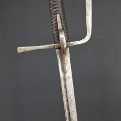 LONG SABRE DE HUSSARD AIL&Eacute;S HUNGROIS / POLONAIS EN SERVICE DE L'ARM&Eacute;E DU ROI LOUIS XIV 1700 / 1720 -