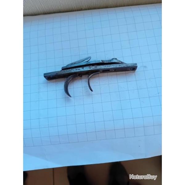 DOUBLE D�TENTE ARME ANCIENNE LONG 105