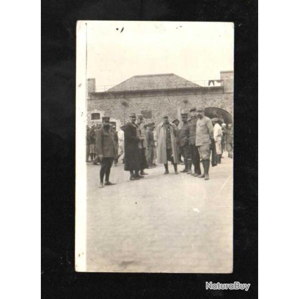 groupe d'officiers non situ� , soldats russes arri�re plan ou pays de l'est , alpin ,  carte photo