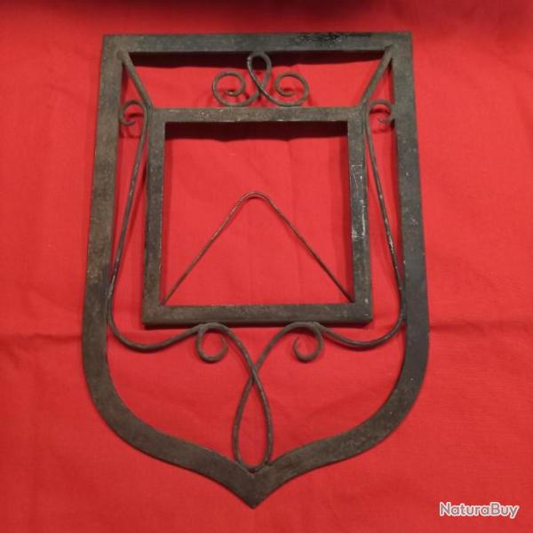 ancien blason en fer forg�  mural pour miroir ou photo