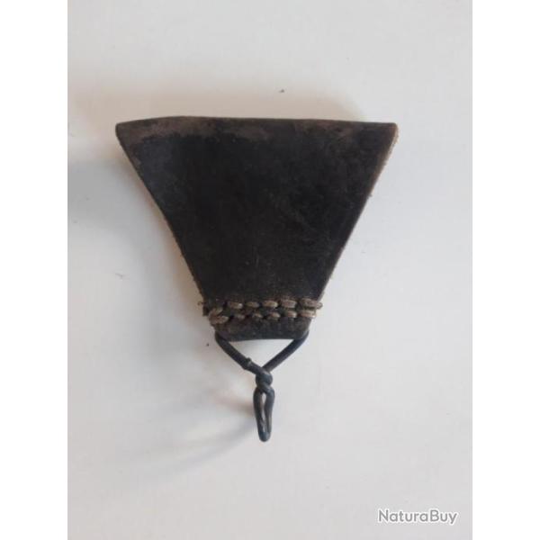 TRIANGLE NOIR POUR BRELAGE GENDARMERIE