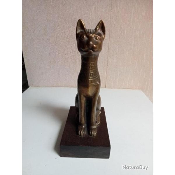 sculpture chat en bronze massif �gyptien hauteur 18 cm