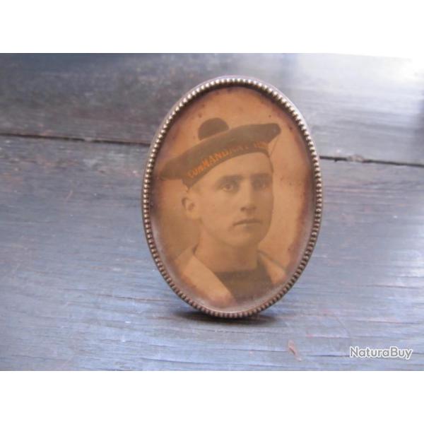 Cadre m�daillon en cuivre 1890/1900