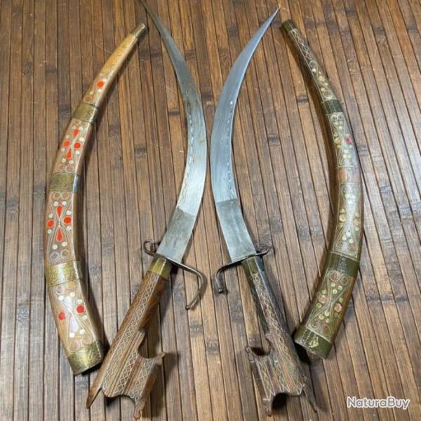 PAIRE  SABRES ORIENTAUX � LAME COURBE