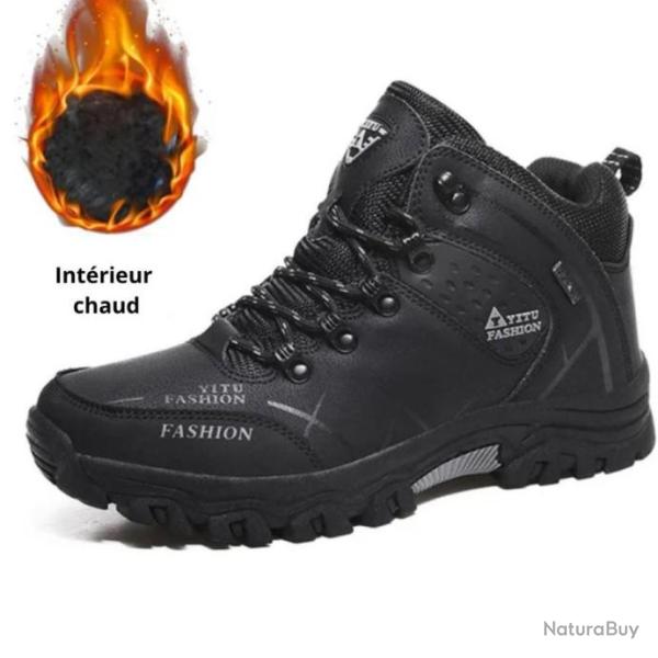 Chaussures de randonne noires impermables et chaudes