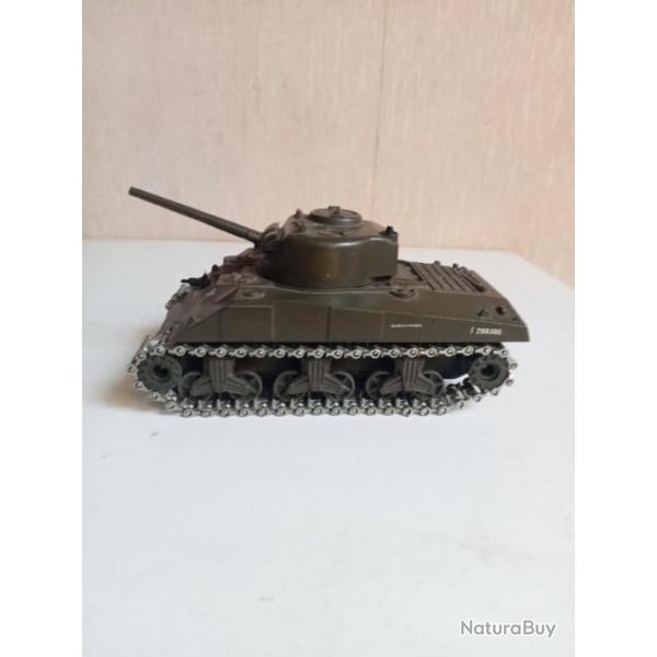 char solido sherman M4A3 1/50 1972