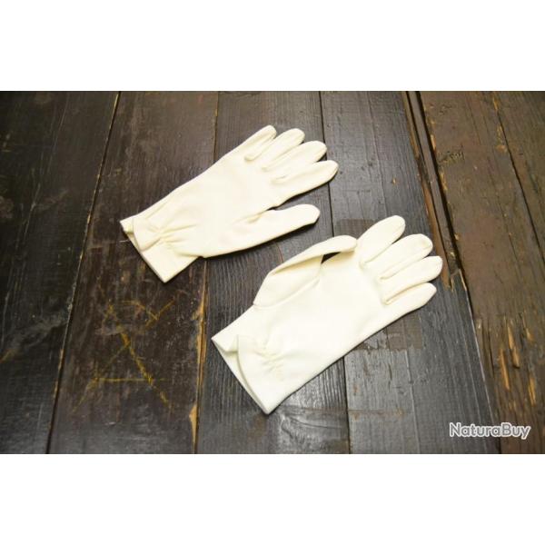 Paire de gants taille 8 blanc , Parade , arm�e Fran�aise , L�gion police (A)