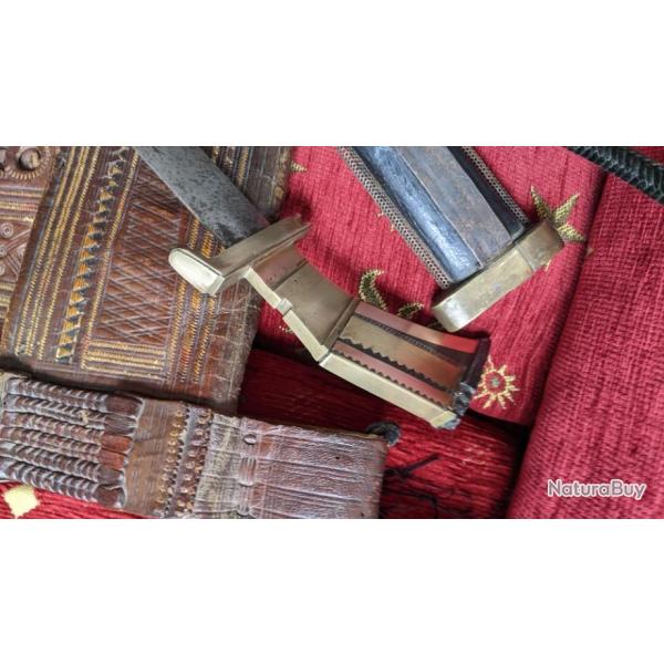 POIGNARD TOUAREG NOMADE ANCIEN