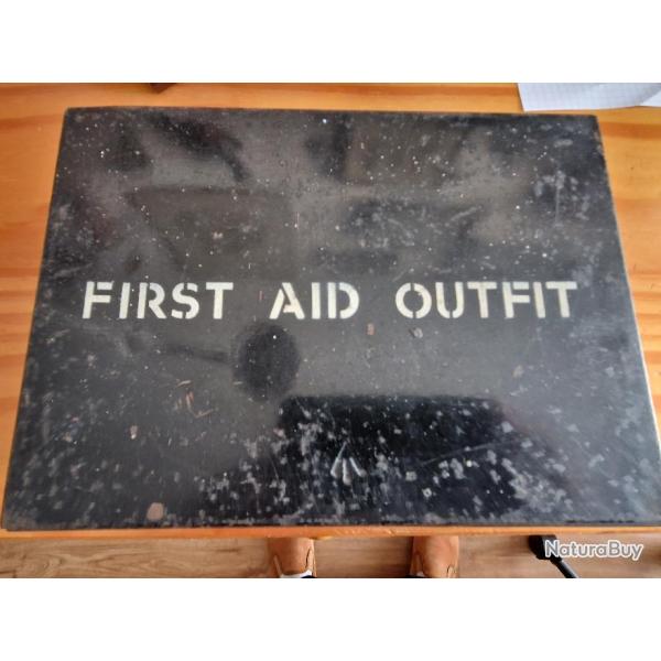 Bo�te m�tal Premiers Secours arm�e britannique ann�es 50