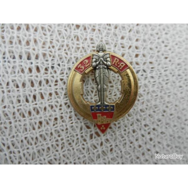 insigne militaire r�gimentaire fran�ais 32�me r�gimant d'artillerie - Jeanne d'Arc