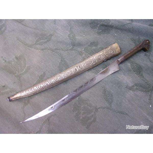 flissa  39,5 cm avec fourreau