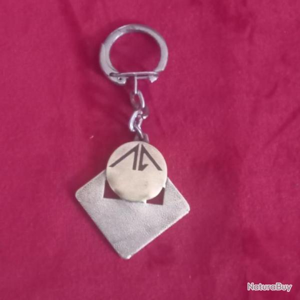 ancien porte clef OFFICIELLE   " ARMEE DE L AIR  "