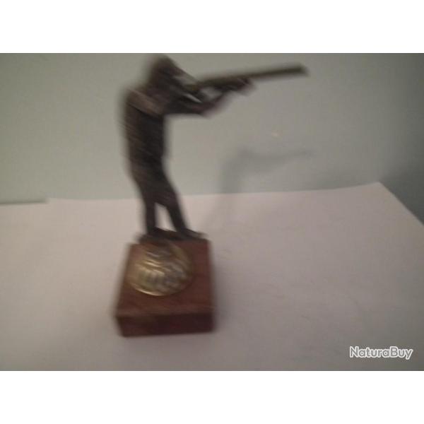 Trophe chasseur mtal sur socle marbre griotte