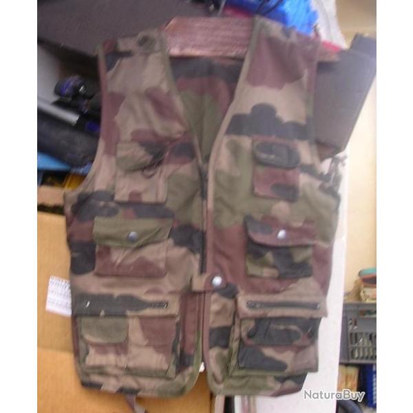 VESTE GILET DE CHASSE  CAMOUFL�E SANS MANCHE TAILLE 44