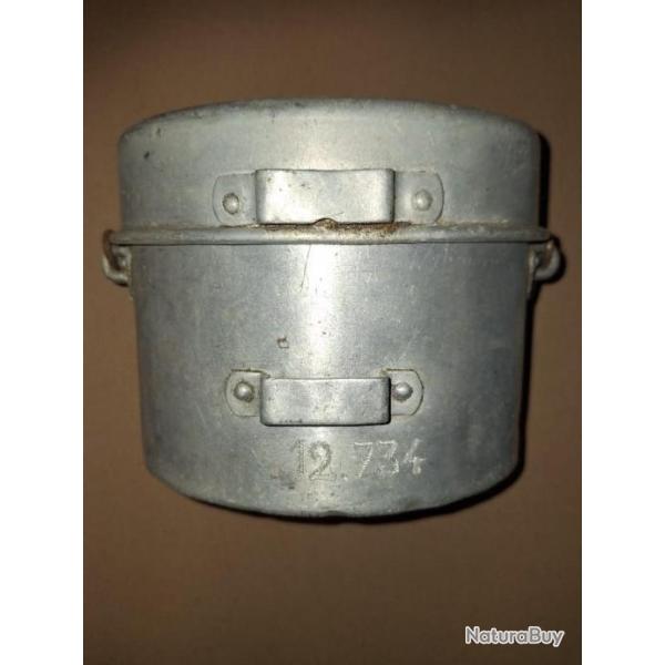 Bidon et gamelle militaire