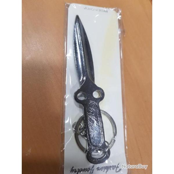 Porte clef metal couteau 10cm
