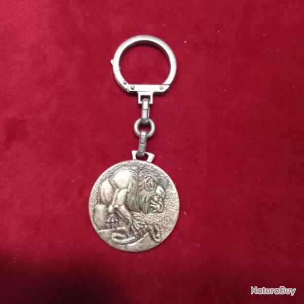 PORTE CLEF  MEDAILLE LION & SERPENT - SECURITE MILITAIRE 1960