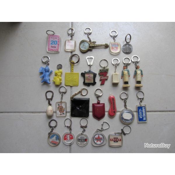 Lot de 24 porte cs publicitaires annes 1960  1990