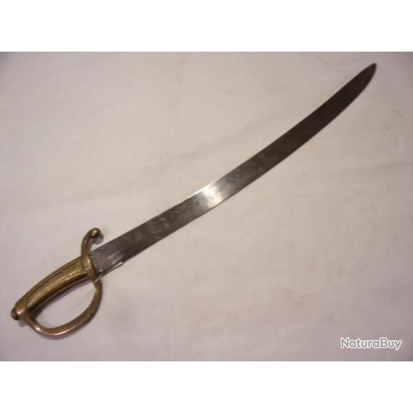 Lourde reproduction d'un sabre briquet.