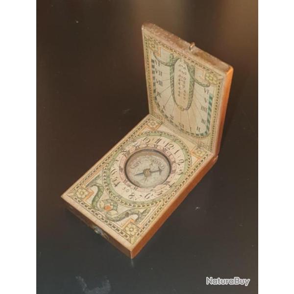 Cadran solaire : diptyque en bois, dit "cadran de Nuremberg". XVIIIe si�cle. Allemagne.