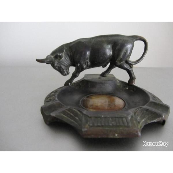 Cendrier sculpture en r�gule tauromachie 1960
