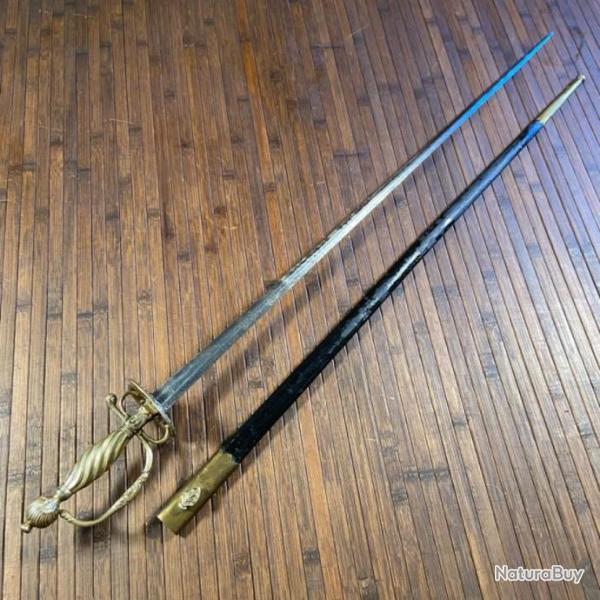 SUPERBE �P�E � PAS D'�NE DU XVlll �me LAME GRAV�E OR, FLEURS DE LYS ET MARQU� EN LATIN