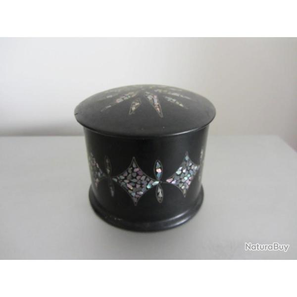 Boite � poudre carton bouilli - 1880/90 art nouveau