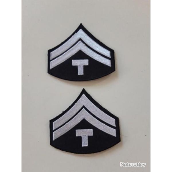 PAIRE D INSIGNES EN TISSU  DE TECHNITIAN 5TH GRADE U.S.,MODELE CHEVRONS BLANCS