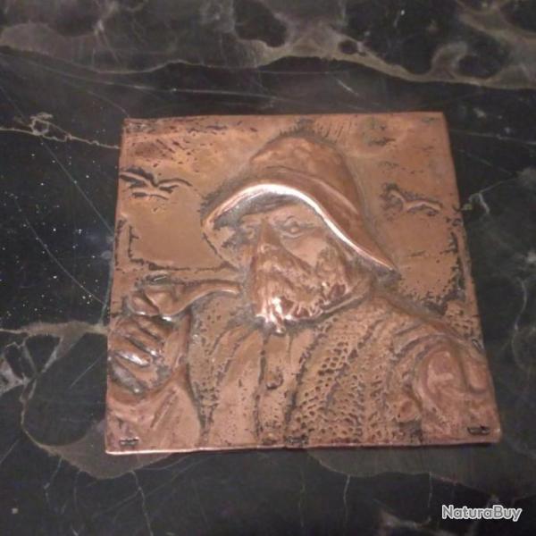 ancienne plaque en cuivre repouss� d'un marin  1970