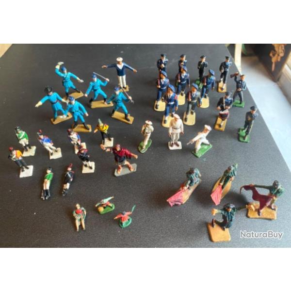 Vends lot de figurines Soldat et autre de 1970 en mat�riaux composite ��Starlux France�� !