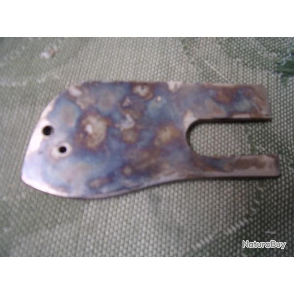 plaque de carabine � levier de sous garde Uberti jasp� c�t� droit  longueur 92 mm