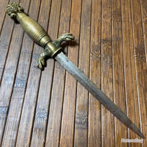 DAGUE ROMANTIQUE MANCHE  BRONZE T�TE DE LIONS ET DRAGONS