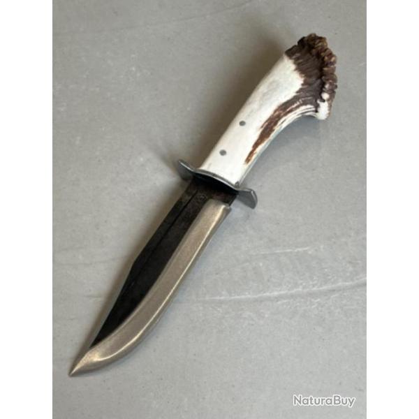 Gros Couteau lame de 6mm!!! forg� LLF lame noire s�rie CHASSE manche bois de cerf